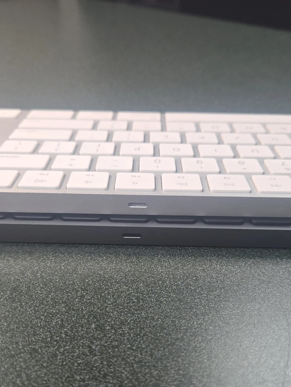Apple MAGIC KEYBOARD w/numeric Pad